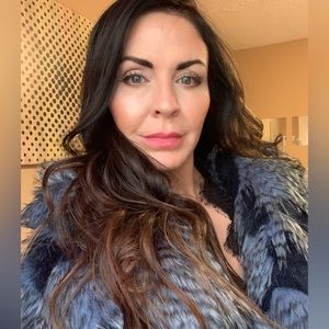 Meet your Posher, Posh